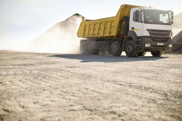 Location de camion benne : tout ce que vous devez savoir